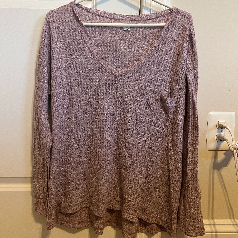 American Eagle V-neck Top